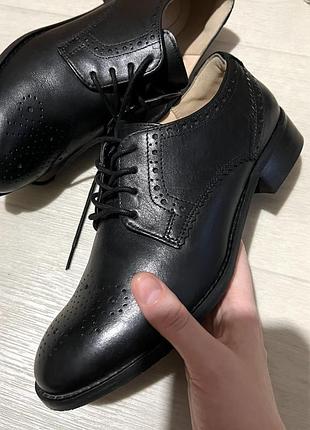Брендовые натуральные туфли clarks (дерби, броги)