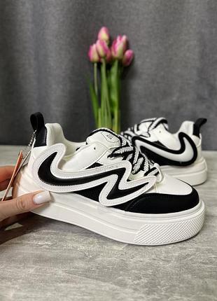 Кросівки для дівчинки