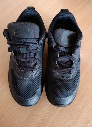 Кроссовки на мальчика nike