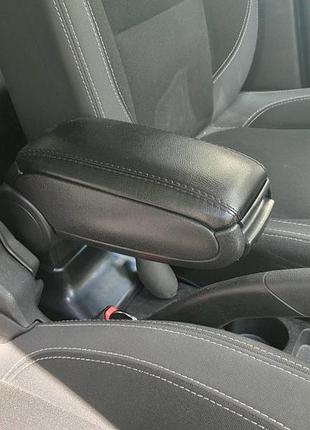 Подлокотник v1 (в подстаканник) для renault clio iv 2012-2019 гг