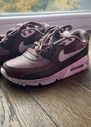 Кросівки 33,5 розмір. nike airmax