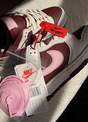 Dunke nike нова модель з рожевими шнурками