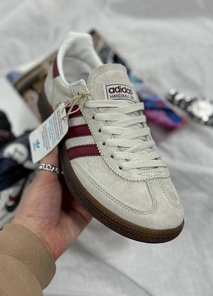 Жіночі кросівки, жіночі кеди adidas