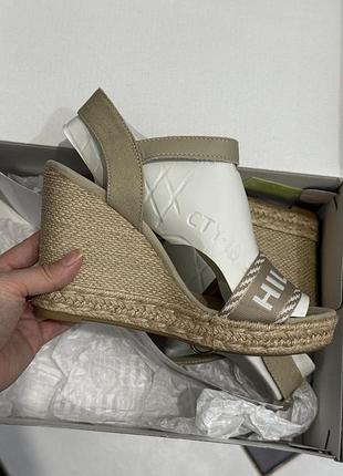 Жіночі бежеві босоніжки seasonal webbing wedge tommy hilfiger