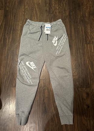 Брюки nike tech fleece