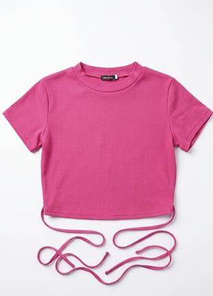 Новенька футболка