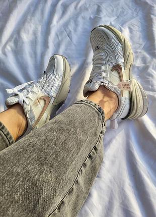 Кроссовки найк рантек💖
nike v2k runtekk&nbsp; beige 
◦ текстиль 
◦ производитель вьетнам
◦ размеры 36-40

цена: 2900
