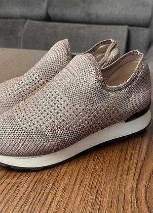 Кросівки жіночі, bata