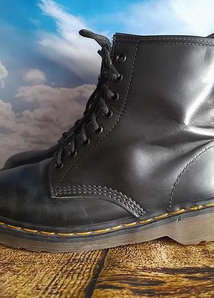 Жіночі чорні шкіряні черевики берці dr. martens