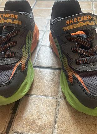 Дитячі кросівки skechers s-lights зі світловими ефектом