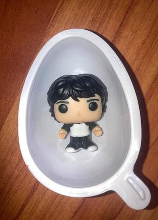 Фигурки kinder joy странные чудеса