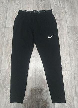 Спортивные штаны nike