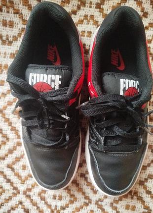 Продам кроссовки nike force 2