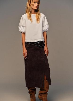 Женская белая блузка zara с рукавами-буфами и декоративной строчкой