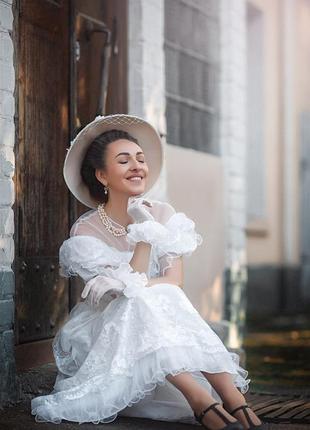 Красива вінтажна сукня для фотосесій