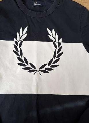 Чоловічий лонгслів fred perry моделі blocked laurel wreath tee. 2