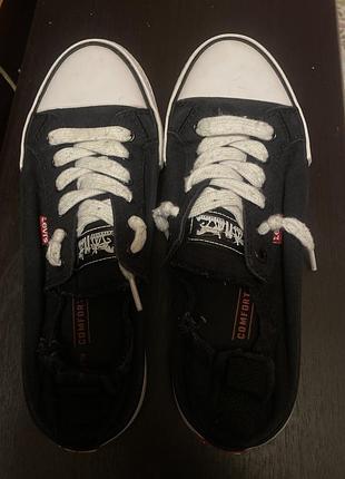 Кеди levi’s comfort tech,рр 38,гарний стан