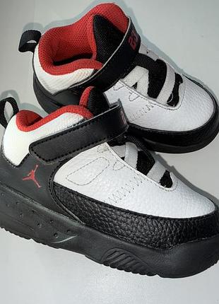 Шкіряні кросівки air jordan max aura 3, оригінал, р-р 24-25, уст 15 см