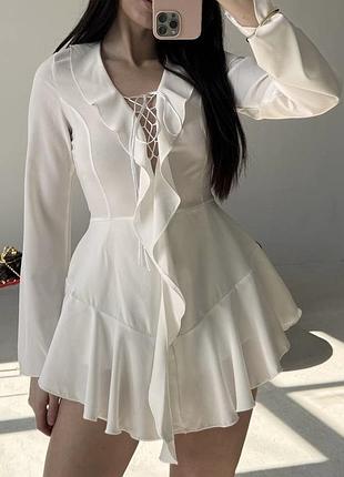 Жіноча сукня з рюшами