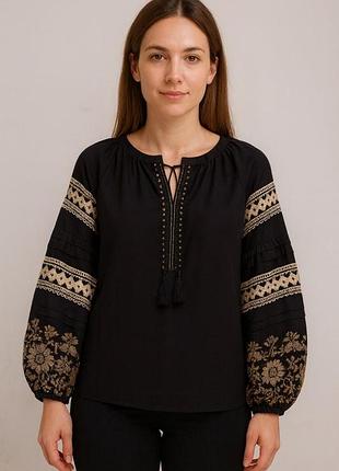Женская вышитая блуза черная с нежной бежевой вышивкой размеры s, м, l