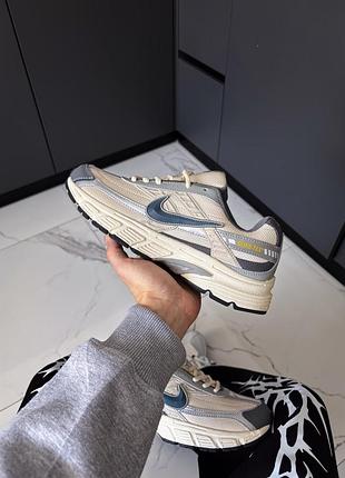 Nike initiator beige/grey 3