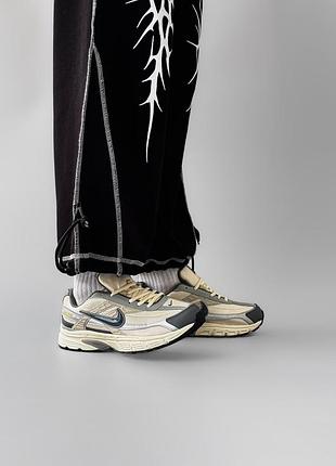 Nike initiator beige/grey 7