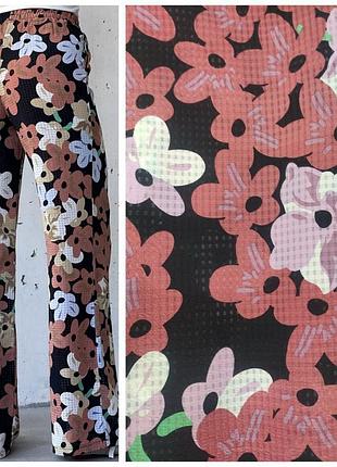 Женские брюки с цветочным принтом