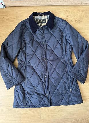 Класична жіноча стьобана куртка від відомого британського бренду barbour