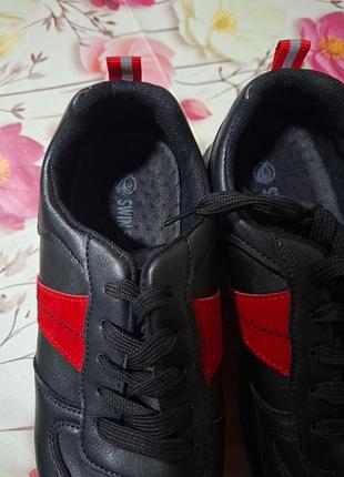 Продам кроссовки 40 г. 2