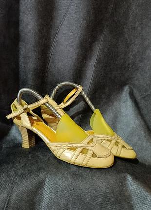 Шкіряні босоніжки, вінтажні 👡ust