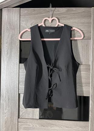 Чорний жилет, безрукавка на зав'язках від zara