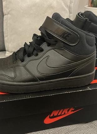 Nike розмір 36,5 (650грн)