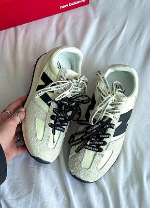 Крутезні жіночі кросівки new balance 471 light green beige black світло-салатові з бежевим