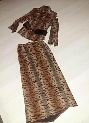 Неймовірно красивий костюм. швейцарія