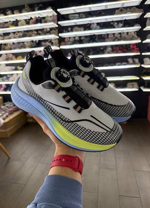 Легкі кросівки кімбо