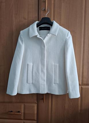Женский жакет zara,размер.s,молочного цвета