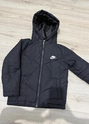 Куртка nike дамісезонна