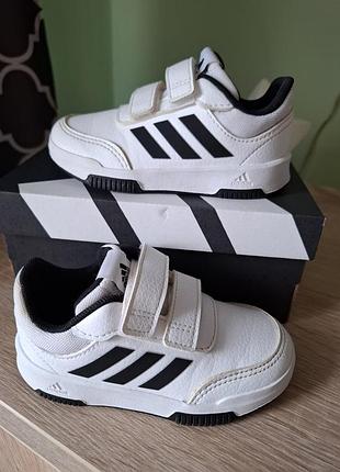 Кроссовки adidas детские