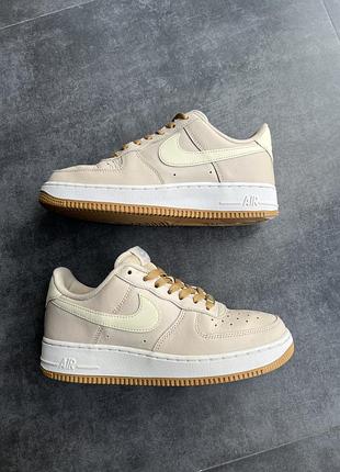 Кросівки жіночі nike air force one 07 beige