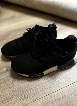 Кросівки adidas біля дому 36 розмір