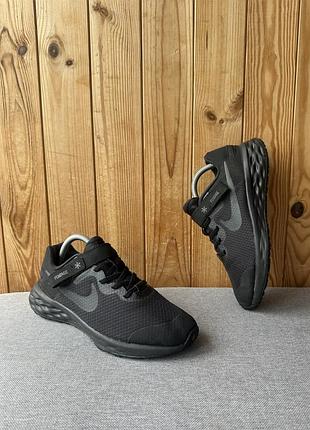 Жіночі спортивні чорні кросівки кеди взуття nike