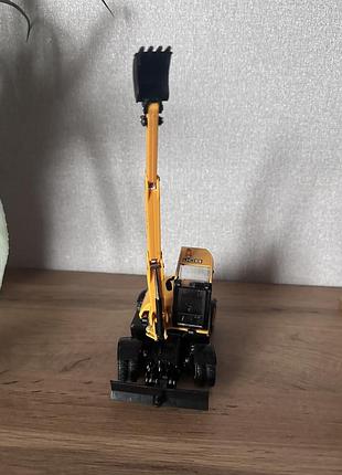 Іграшка моделька колісного екскаватора britains jcb hydradig 110w 4