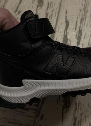 Дитячі кросівки високі від new balance