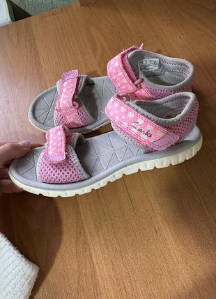 Сандалі для дівчинки clarks reima biomechanics