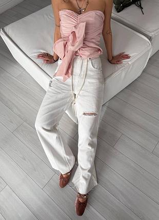 Легкие джинсы wide leg белого цвета с прорезями типа wang