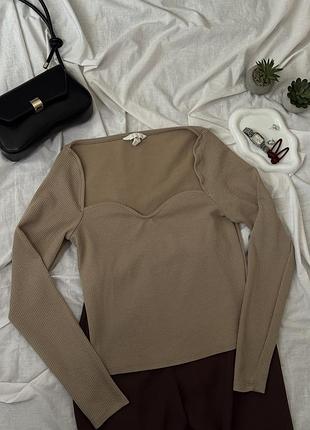 Кофтинка h&m із фігурним вирізом