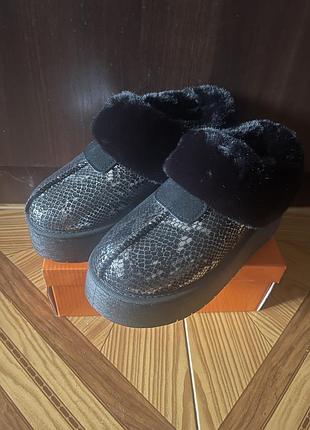 Уггі блискучі