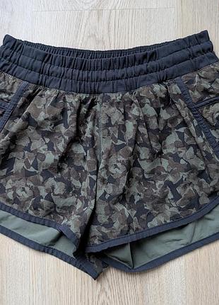 Спортивные женские короткие шорты lululemon раз 6