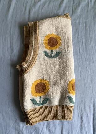 Продам вʼязану-жилетку🌻
