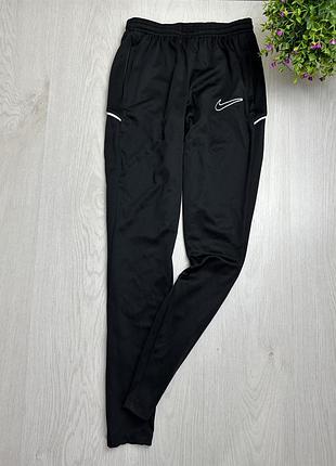 Спортивні штани nike
